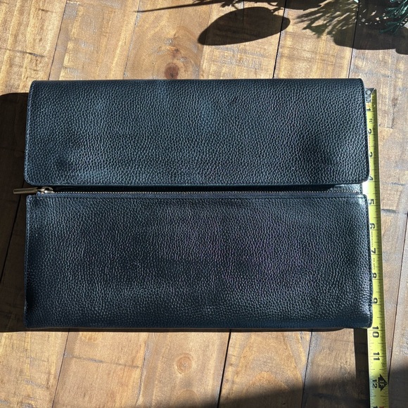 Cuyana Handbags - Cuyana Black Laptop Bag